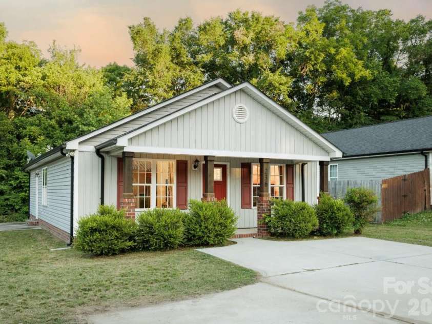 236 Cabarrus Avenue, Concord, NC 28025.  MLS# CAR4384143, YatesRealty ID 27171. 