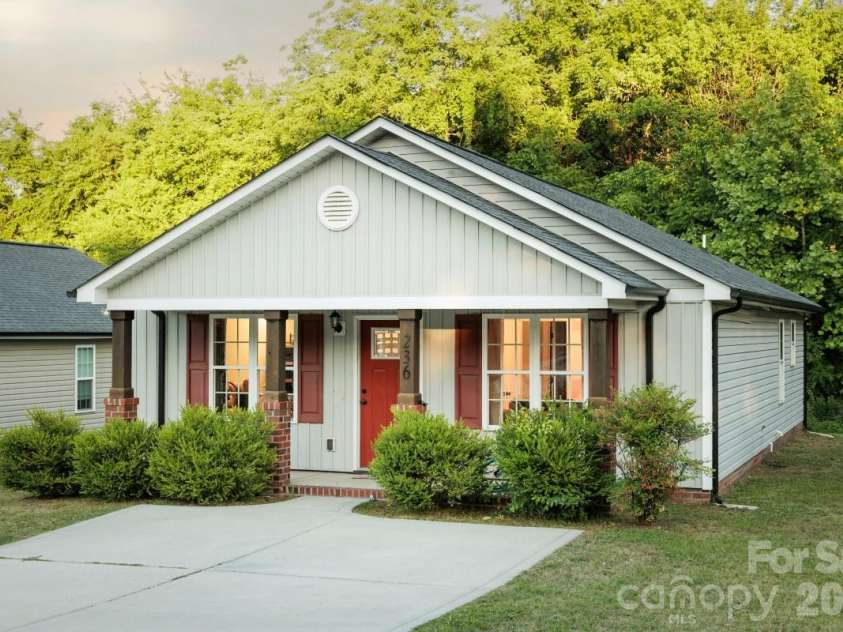 236 Cabarrus Avenue, Concord, NC 28025.  MLS# CAR4384143, YatesRealty ID 27171. 