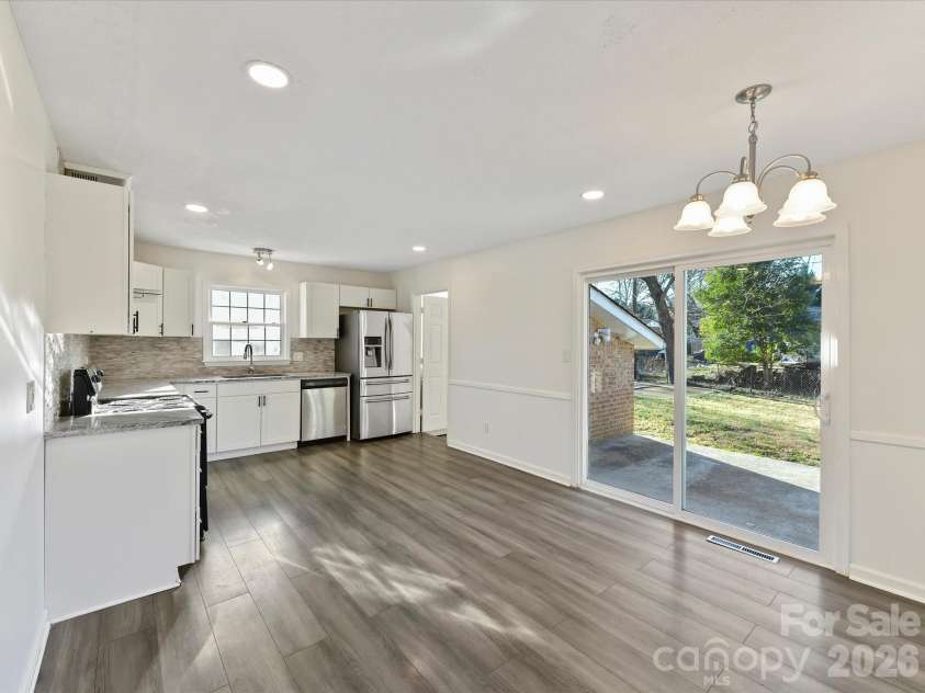4008 Dunwoody Drive, Charlotte, NC 28215.  MLS# CAR4335406, YatesRealty ID 27172. Dining Area and Kitchen
