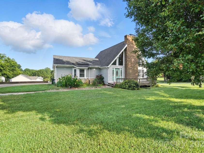 1235 Stony Point Road, Kings Mountain, NC 28086.  MLS# CAR4278142, YatesRealty ID 27173. 