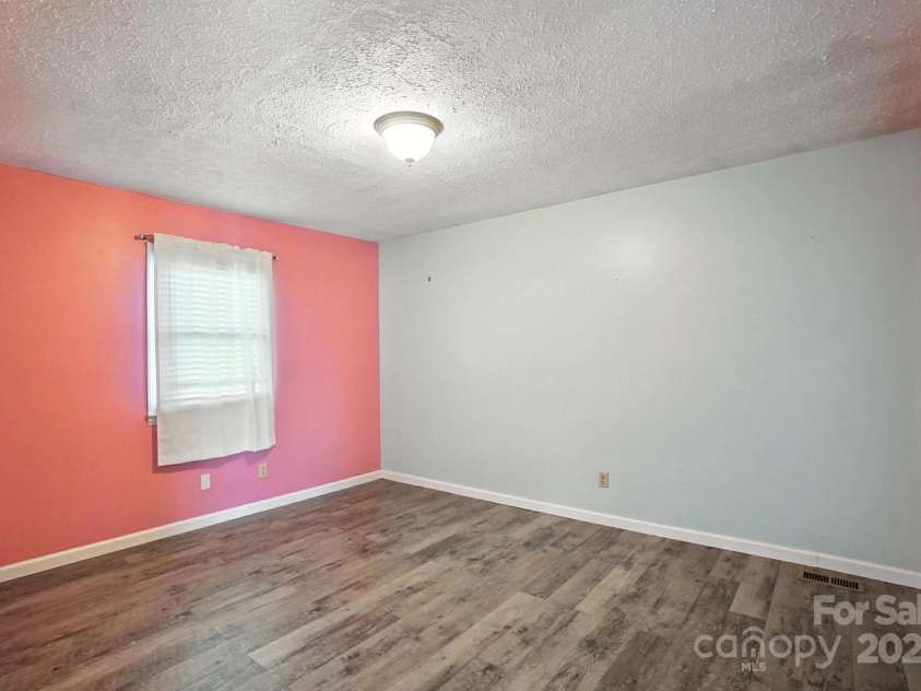 1235 Stony Point Road, Kings Mountain, NC 28086.  MLS# CAR4278142, YatesRealty ID 27173. 