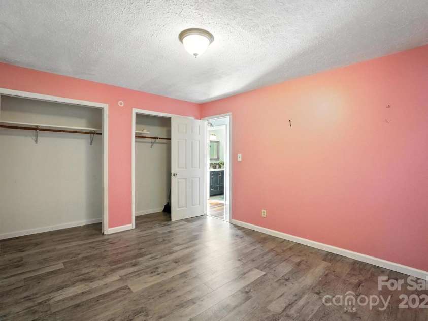 1235 Stony Point Road, Kings Mountain, NC 28086.  MLS# CAR4278142, YatesRealty ID 27173. 