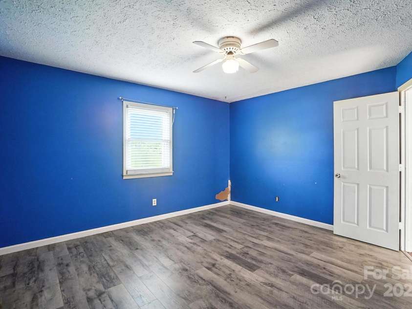 1235 Stony Point Road, Kings Mountain, NC 28086.  MLS# CAR4278142, YatesRealty ID 27173. 