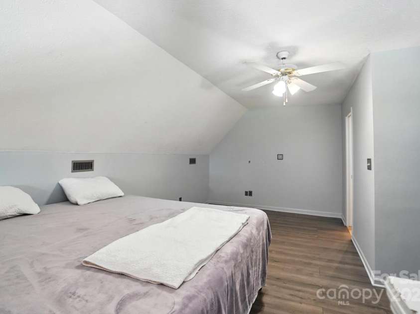 1235 Stony Point Road, Kings Mountain, NC 28086.  MLS# CAR4278142, YatesRealty ID 27173. 