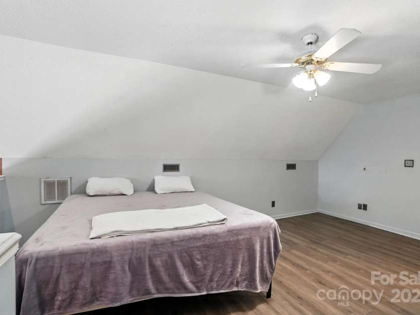 1235 Stony Point Road, Kings Mountain, NC 28086.  MLS# CAR4278142, YatesRealty ID 27173. 