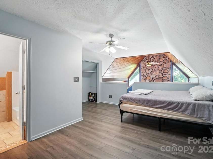 1235 Stony Point Road, Kings Mountain, NC 28086.  MLS# CAR4278142, YatesRealty ID 27173. 