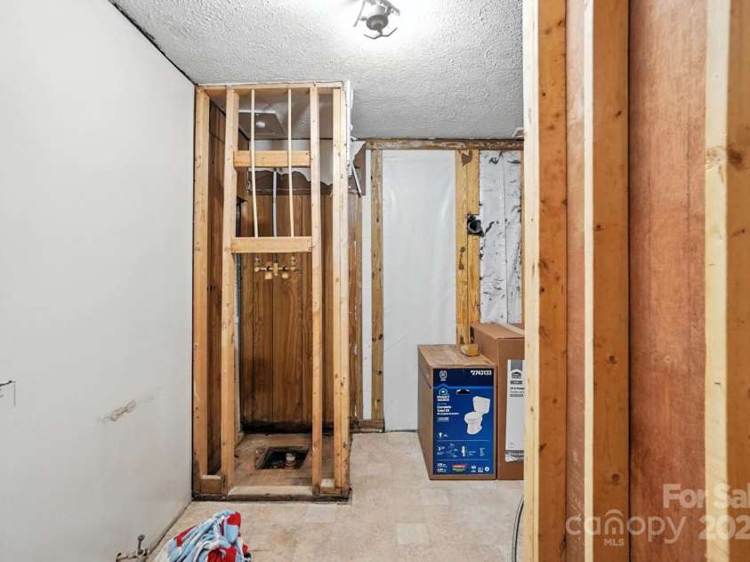 1235 Stony Point Road, Kings Mountain, NC 28086.  MLS# CAR4278142, YatesRealty ID 27173. 