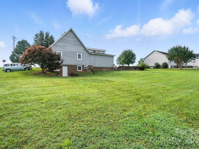 1235 Stony Point Road, Kings Mountain, NC 28086.  MLS# CAR4278142, YatesRealty ID 27173. 