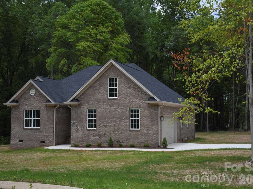 603 Toncin Avenue, Bessemer City, NC 28016.  MLS# CAR4387464, YatesRealty ID 27173. 