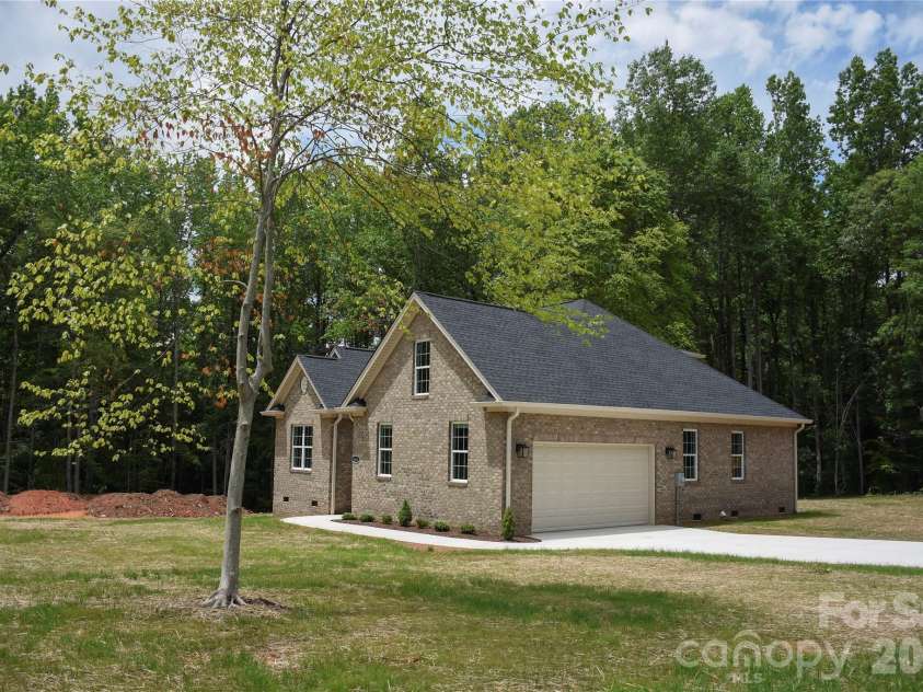 603 Toncin Avenue, Bessemer City, NC 28016.  MLS# CAR4387464, YatesRealty ID 27173. 