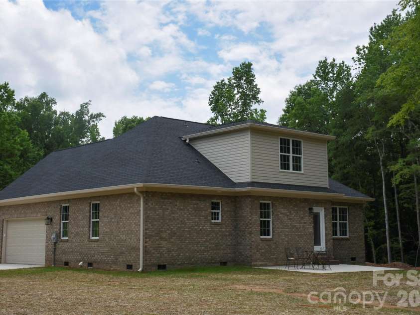 603 Toncin Avenue, Bessemer City, NC 28016.  MLS# CAR4387464, YatesRealty ID 27173. 