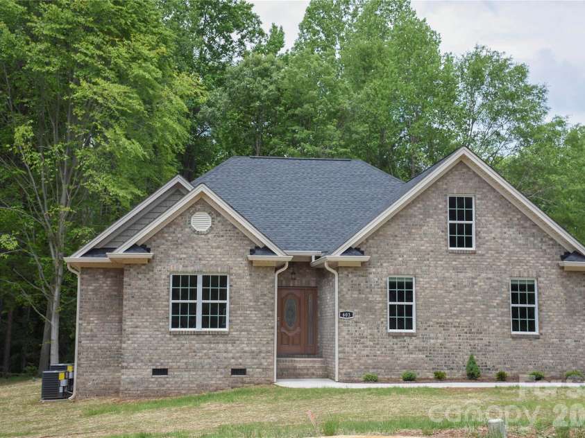 603 Toncin Avenue, Bessemer City, NC 28016.  MLS# CAR4387464, YatesRealty ID 27173. 