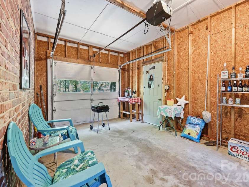 401 White Oaks Drive, Salisbury, NC 28147.  MLS# CAR4387648, YatesRealty ID 27175. 