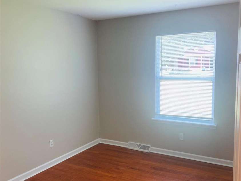 4544 Valeview Lane, Charlotte, NC 28269.  MLS# CAR4279846, YatesRealty ID 27177. 