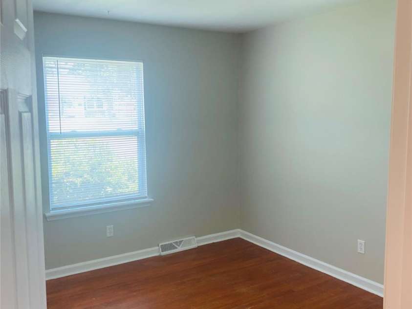 4544 Valeview Lane, Charlotte, NC 28269.  MLS# CAR4279846, YatesRealty ID 27177. 