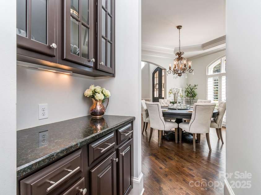 102 Montrose Drive, Waxhaw, NC 28173.  MLS# CAR4280663, YatesRealty ID 27178. 