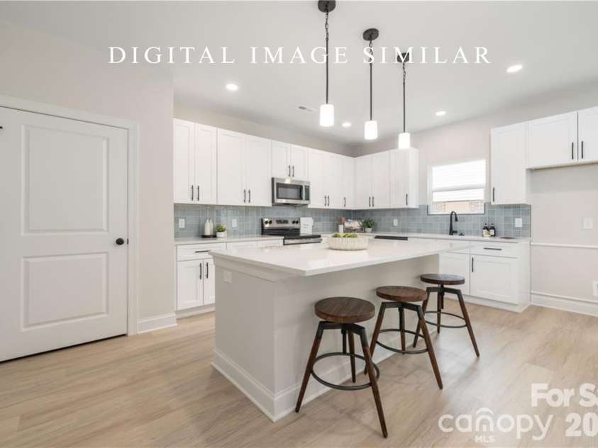 6633 Terry Lane, Charlotte, NC 28215.  MLS# CAR4381657, YatesRealty ID 27178. 