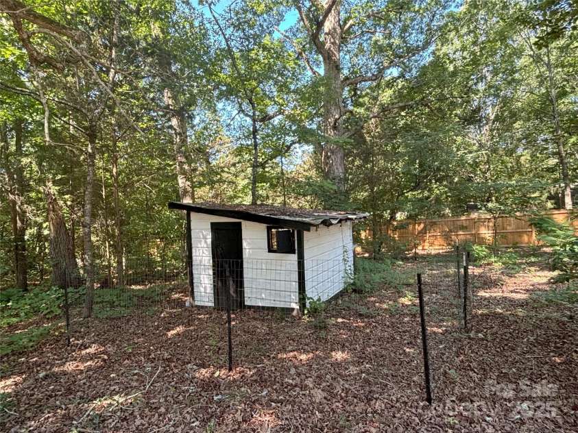 5335 Nc 152 Highway, China Grove, NC 28023.  MLS# CAR4280832, YatesRealty ID 27179. 