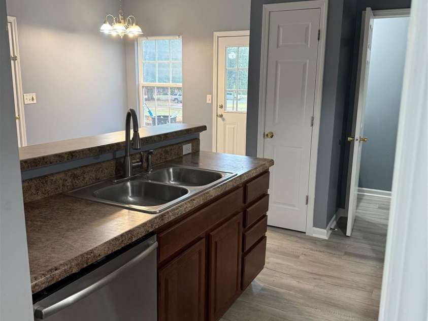 5411 Nc 150 Highway, Lincolnton, NC 28092.  MLS# CAR4364487, YatesRealty ID 27180. Kitchen