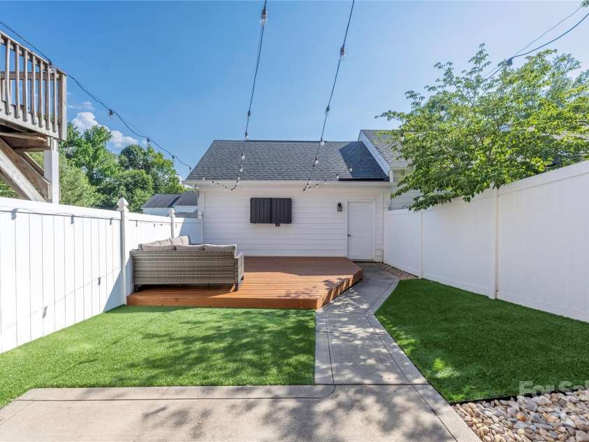 13831 Cinnabar Place, Huntersville, NC 28078.  MLS# CAR4275559, YatesRealty ID 27181. 