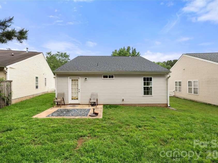 3014 Kansas City Drive, Monroe, NC 28110.  MLS# CAR4386933, YatesRealty ID 27182. 