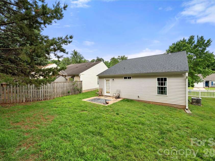 3014 Kansas City Drive, Monroe, NC 28110.  MLS# CAR4386933, YatesRealty ID 27182. 