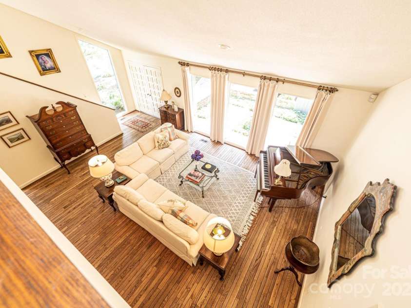 902 Cherokee Place, Lenoir, NC 28645.  MLS# CAR4277331, YatesRealty ID 27183. 