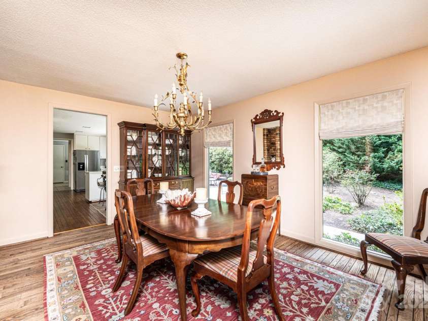 902 Cherokee Place, Lenoir, NC 28645.  MLS# CAR4277331, YatesRealty ID 27183. 