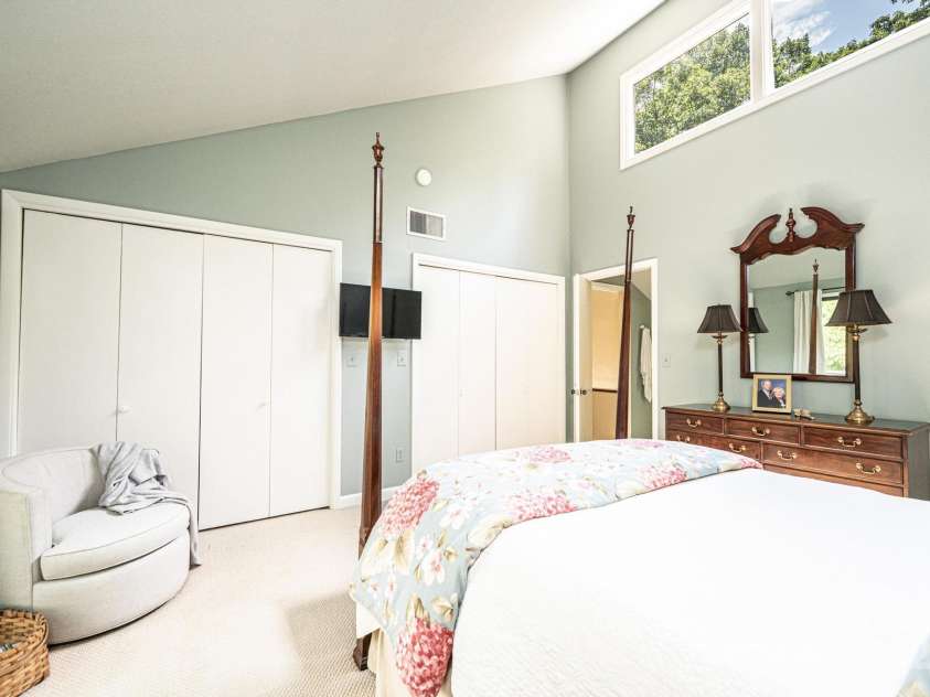 902 Cherokee Place, Lenoir, NC 28645.  MLS# CAR4277331, YatesRealty ID 27183. 