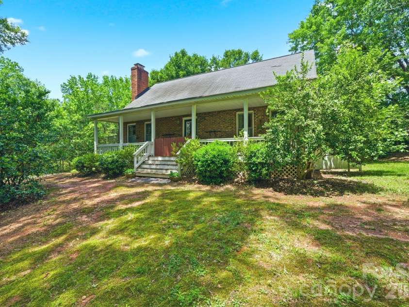 9143 Sadlers Ridge Road, Fort Mill, SC 29707.  MLS# CAR4388651, YatesRealty ID 27183. 
