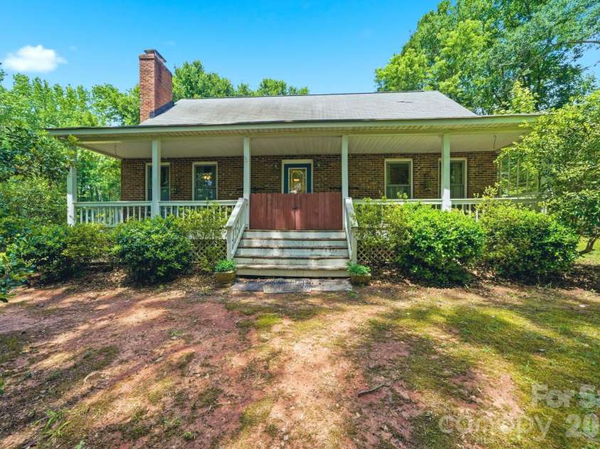 9143 Sadlers Ridge Road, Fort Mill, SC 29707.  MLS# CAR4388651, YatesRealty ID 27183. 