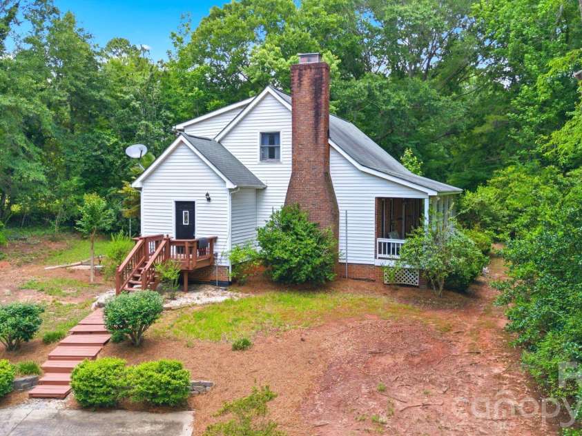 9143 Sadlers Ridge Road, Fort Mill, SC 29707.  MLS# CAR4388651, YatesRealty ID 27183. 