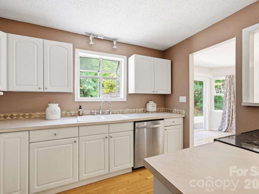 9143 Sadlers Ridge Road, Fort Mill, SC 29707.  MLS# CAR4388651, YatesRealty ID 27183. 
