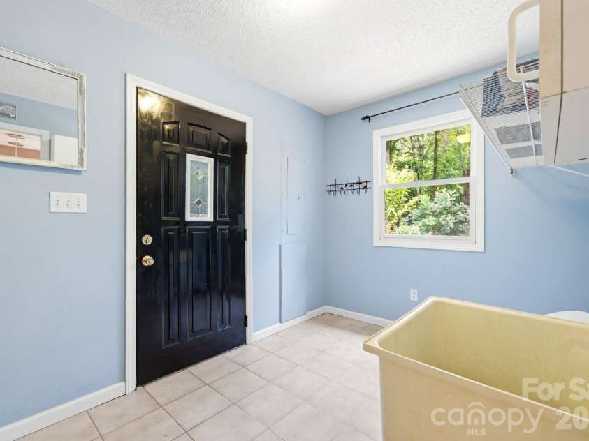 9143 Sadlers Ridge Road, Fort Mill, SC 29707.  MLS# CAR4388651, YatesRealty ID 27183. 
