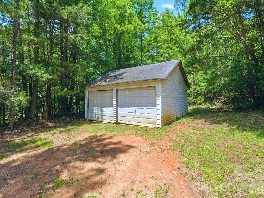 9143 Sadlers Ridge Road, Fort Mill, SC 29707.  MLS# CAR4388651, YatesRealty ID 27183. 