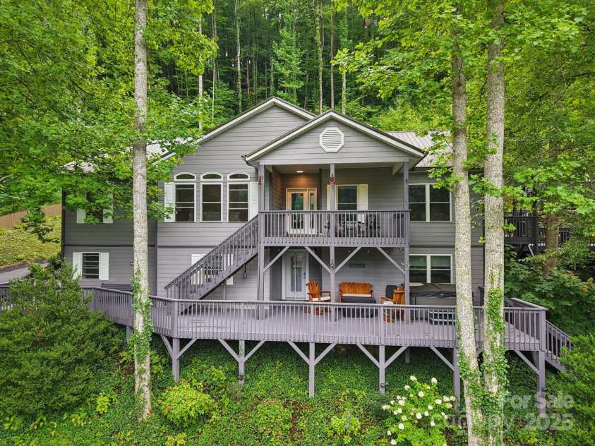 7 Higel Lane, Maggie Valley, NC 28751.  MLS# CAR4280998, YatesRealty ID 27185. 