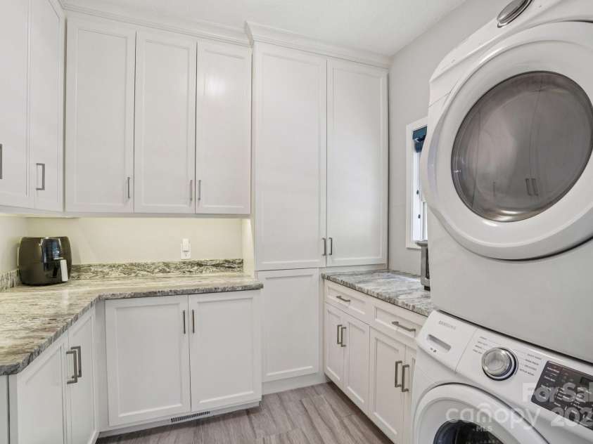 7 Higel Lane, Maggie Valley, NC 28751.  MLS# CAR4280998, YatesRealty ID 27185. 