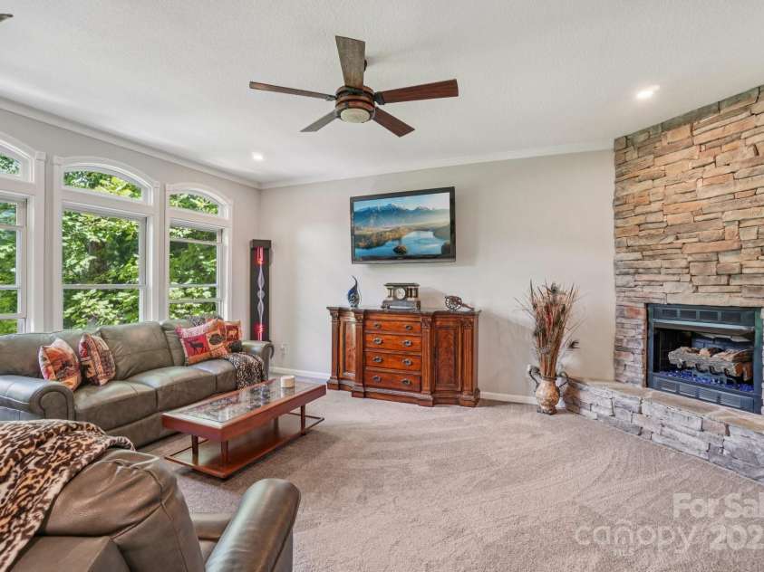 7 Higel Lane, Maggie Valley, NC 28751.  MLS# CAR4280998, YatesRealty ID 27185. 