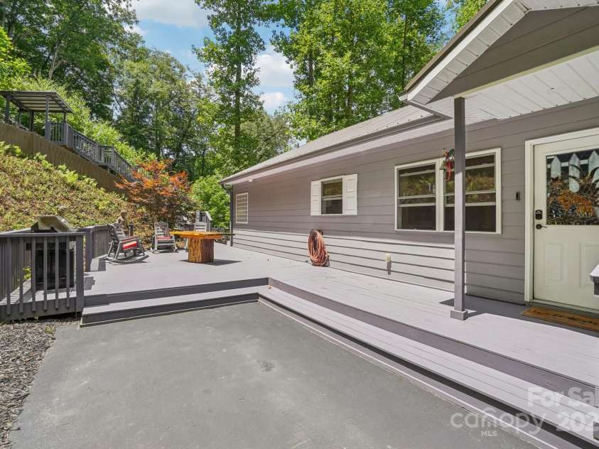 7 Higel Lane, Maggie Valley, NC 28751.  MLS# CAR4280998, YatesRealty ID 27185. 