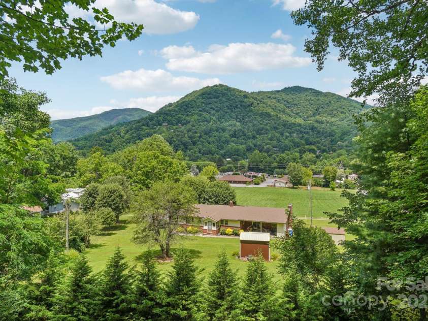 7 Higel Lane, Maggie Valley, NC 28751.  MLS# CAR4280998, YatesRealty ID 27185. 
