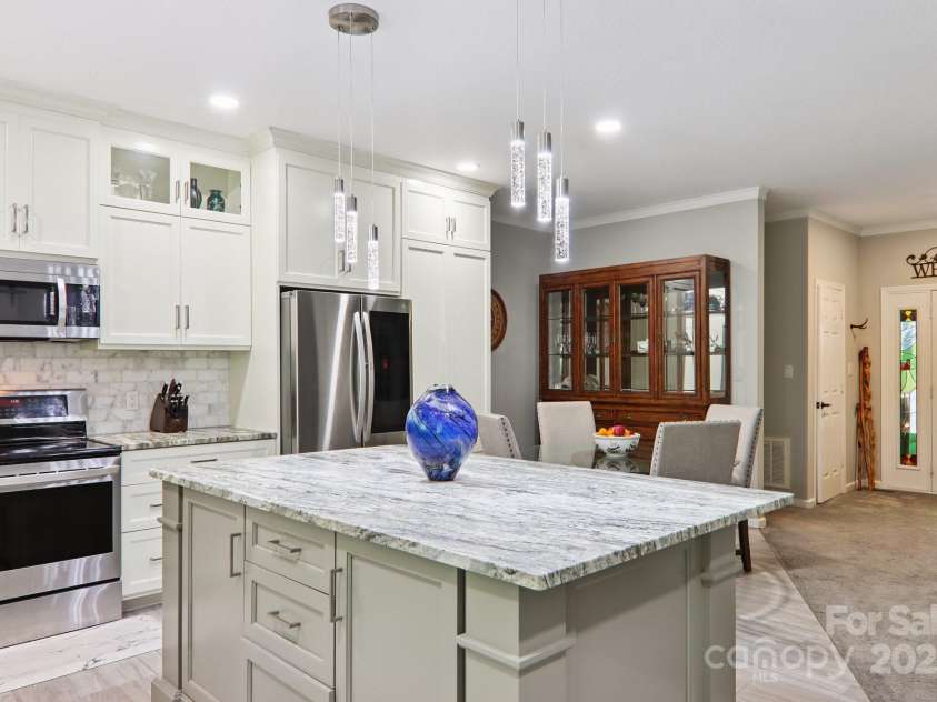 7 Higel Lane, Maggie Valley, NC 28751.  MLS# CAR4280998, YatesRealty ID 27185. 