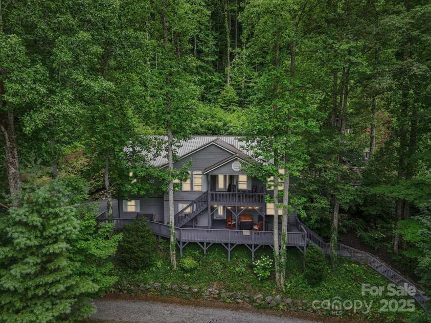 7 Higel Lane, Maggie Valley, NC 28751.  MLS# CAR4280998, YatesRealty ID 27185. 