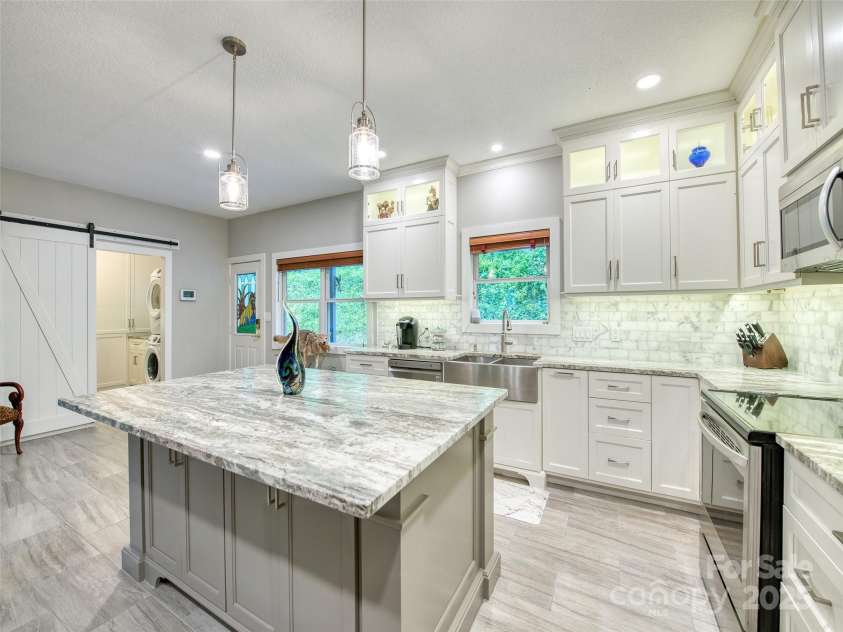 7 Higel Lane, Maggie Valley, NC 28751.  MLS# CAR4280998, YatesRealty ID 27185. 