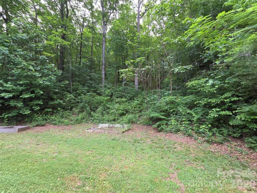 165 Mount Eire Drive, Sylva, NC 28779.  MLS# CAR4388618, YatesRealty ID 27186. 