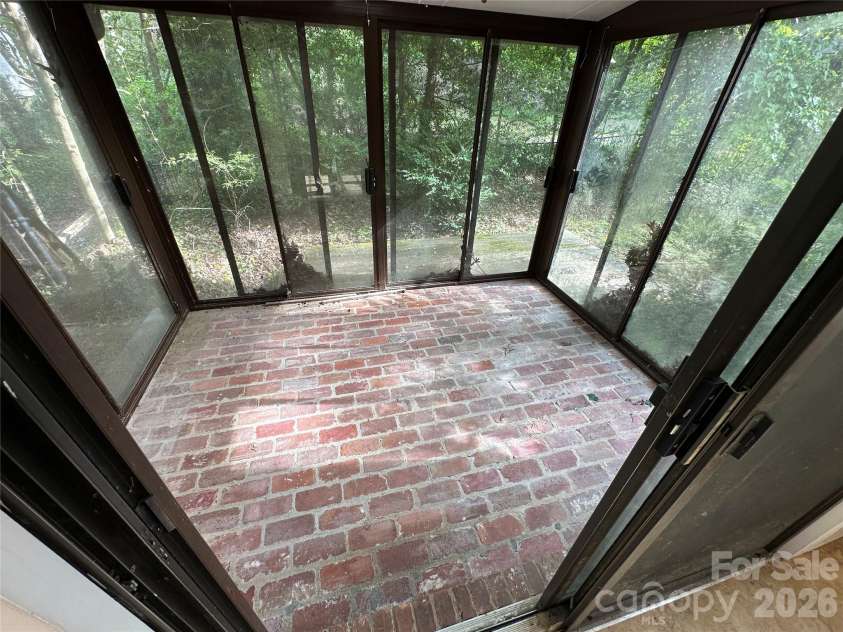 5 Lone Pine Road, Asheville, NC 28803.  MLS# CAR4388691, YatesRealty ID 27187. 
