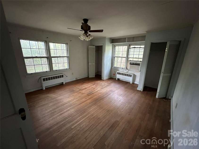 5 Lone Pine Road, Asheville, NC 28803.  MLS# CAR4388691, YatesRealty ID 27187. 