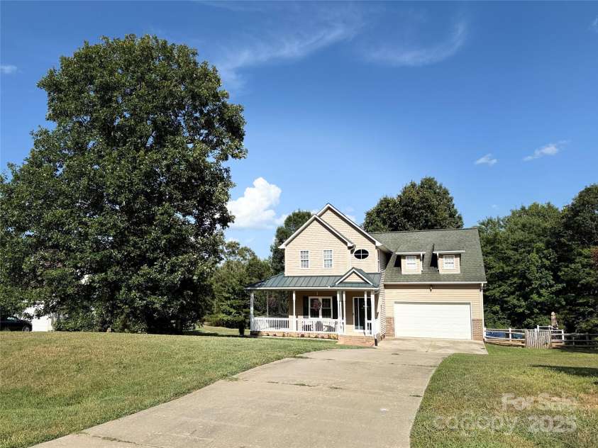 2105 Pinnacle View Drive, Kings Mountain, NC 28086.  MLS# CAR4281472, YatesRealty ID 27188. 