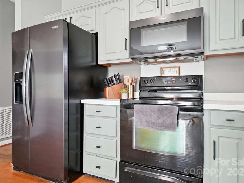 2105 Pinnacle View Drive, Kings Mountain, NC 28086.  MLS# CAR4281472, YatesRealty ID 27188. 