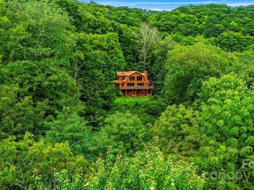 1933 Laurel Ridge Road, Maggie Valley, NC 28751.  MLS# CAR4281523, YatesRealty ID 27189. 