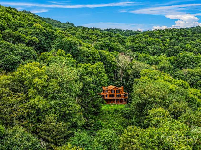 1933 Laurel Ridge Road, Maggie Valley, NC 28751.  MLS# CAR4281523, YatesRealty ID 27189. 